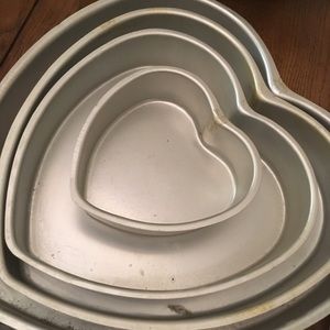 Wilton heart cake pans set
